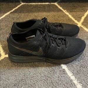 Nike Men's Black Athletic Shoes